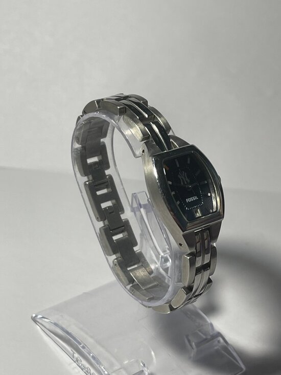 New York Yankees MLB Stainless-Steel Bracelet Watch by Fossil NEW